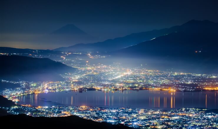 高ボッチ高原から見下ろす諏訪湖の夜景